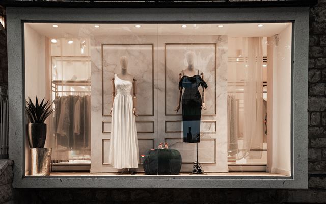 Shop Decoration and Styling