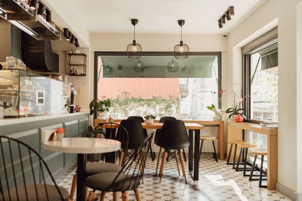 Small Restaurant Interior Design